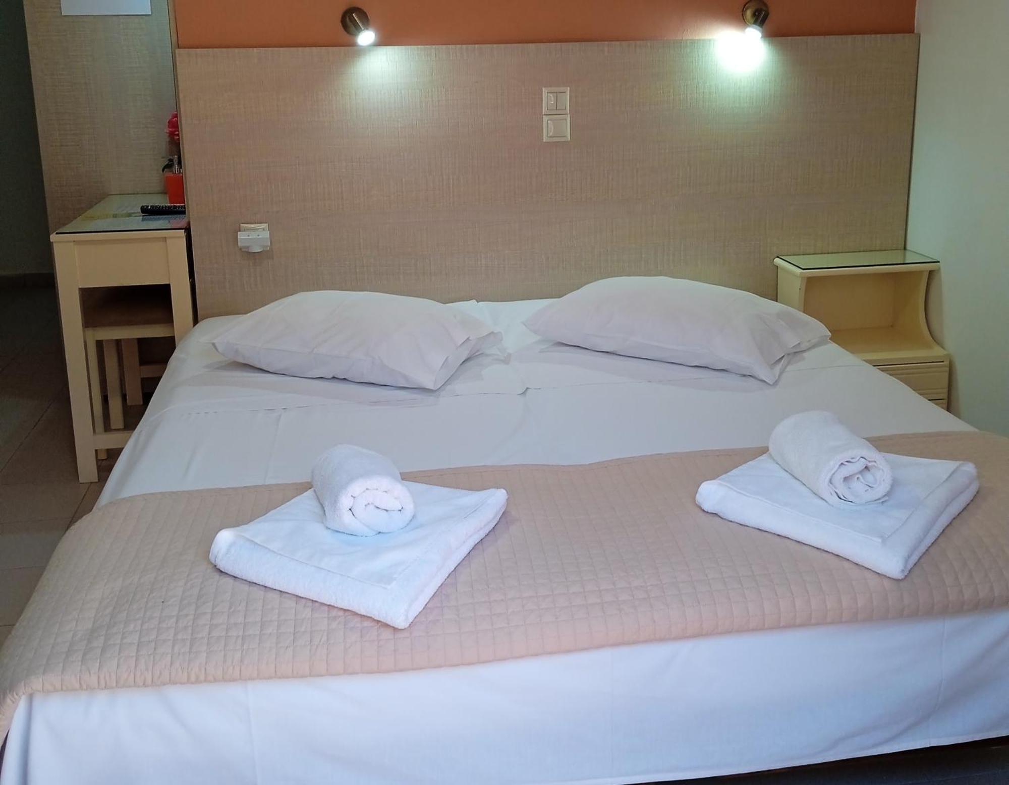 Ilona Apartments Chania Kato Daratso Kamer foto