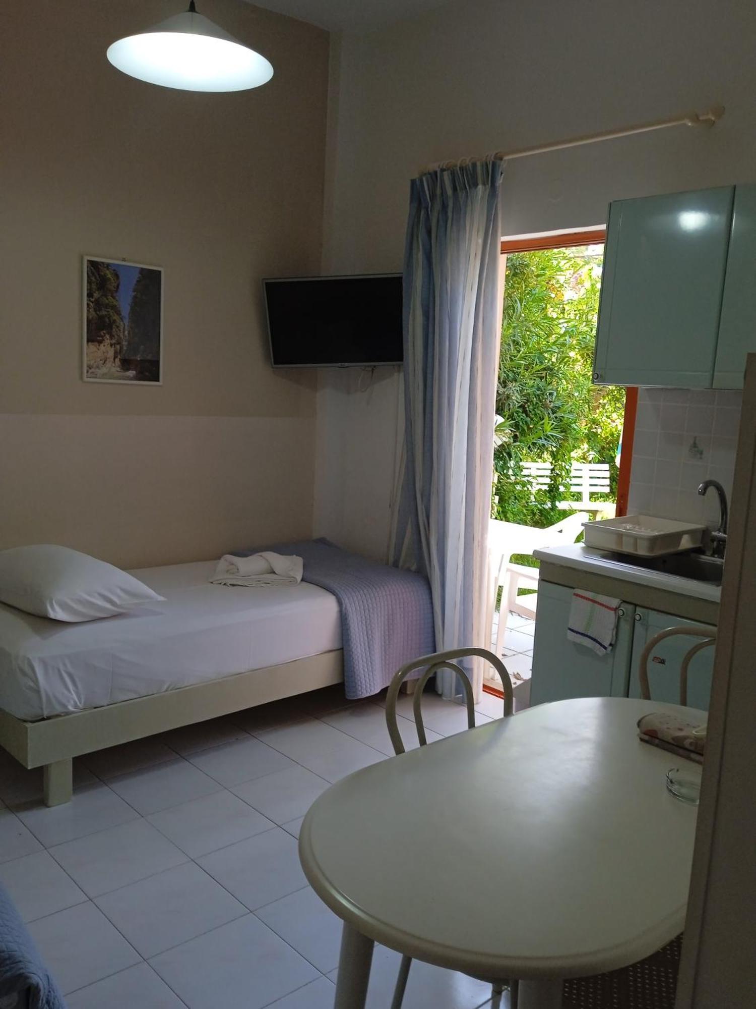 Ilona Apartments Chania Kato Daratso Kamer foto